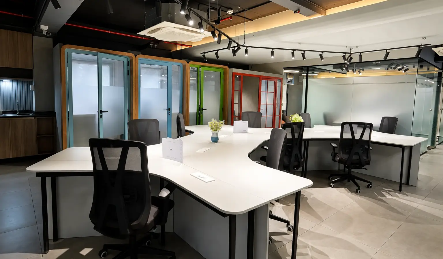 Open workspace with workstations at Spunic Kondotty Malappuram