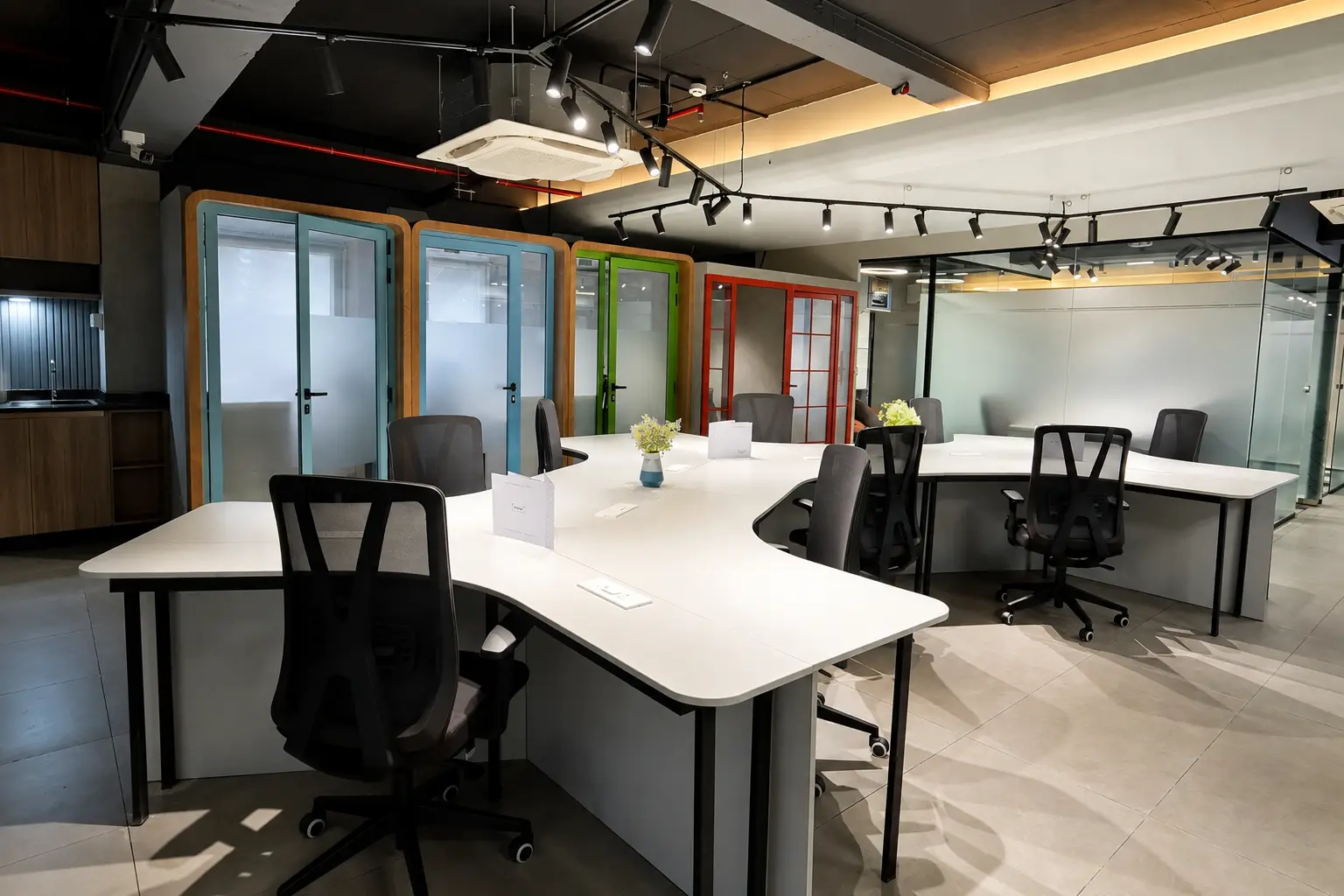Open workspace with workstations at Spunic Kondotty Malappuram