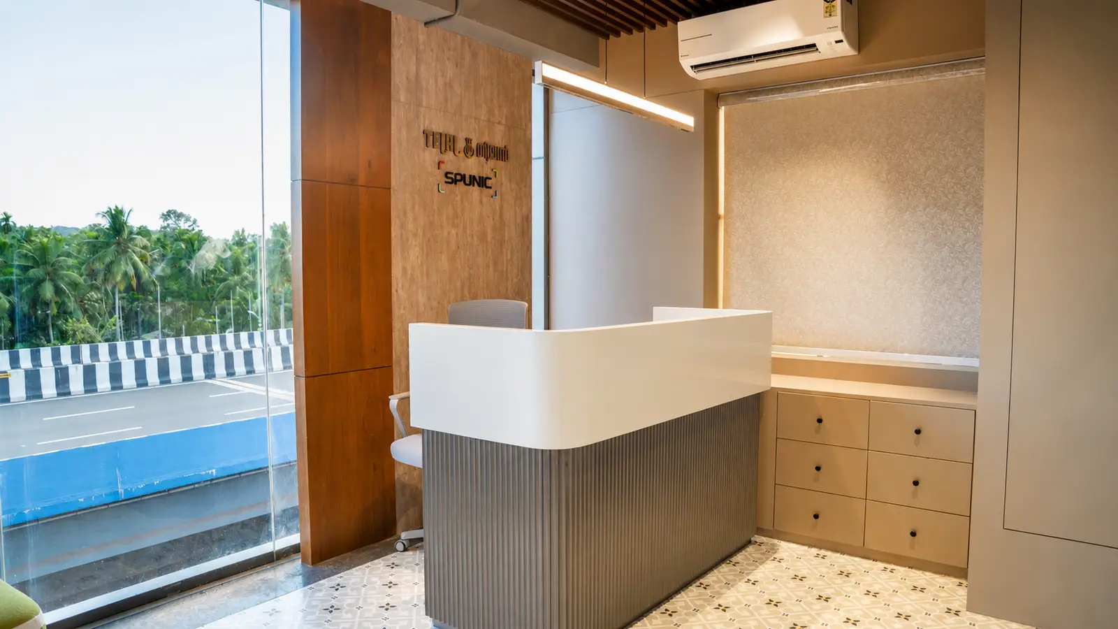Reception desk at Spunic Calicut Bypass